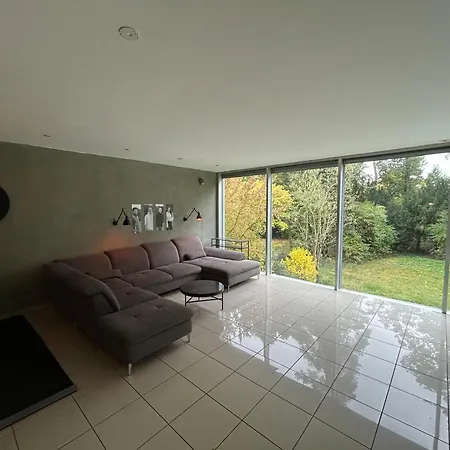 Luxurioeses Villenanwesen In Ruhiger Lage Villa